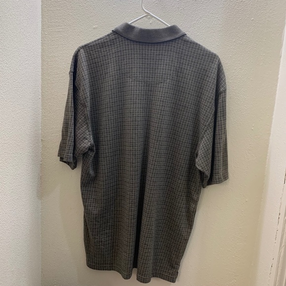 Vintage Van Heusen Tan Collared Shirt - Picture 4 of 10